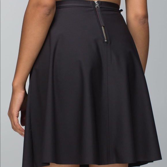 Lululemon good to go skirt rare and comfortable size 2 - Picture 2 of 10